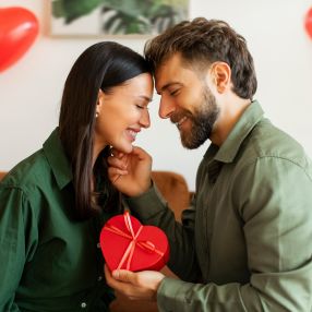 7 Unforgettable Anniversary Gift Ideas for Wives in 2026