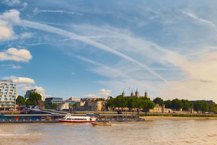 London Overnight Stay with Thames RIB Speedboat Experience