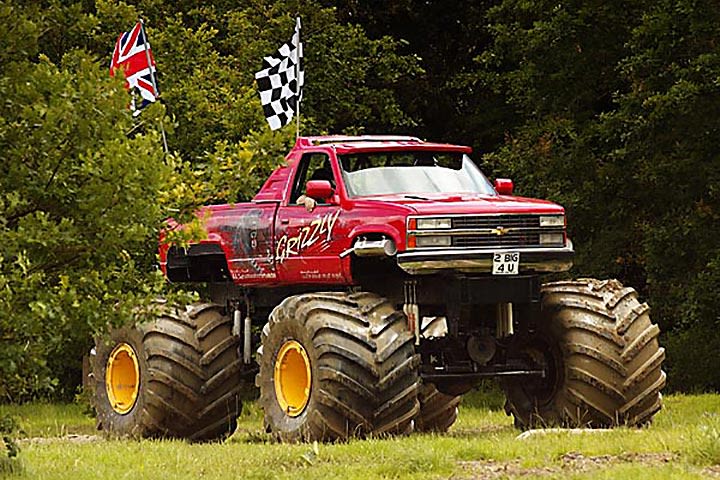 Monster Truck Driving