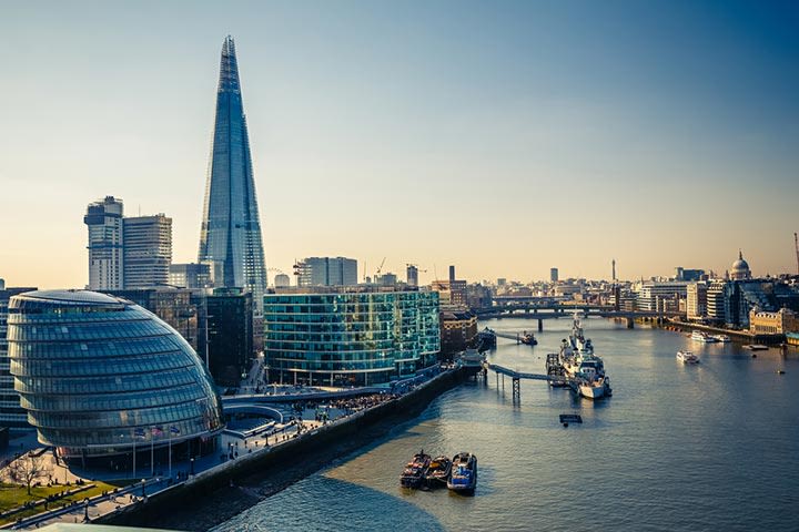 A Romantic Escape for Two & View from the Shard with Champagne