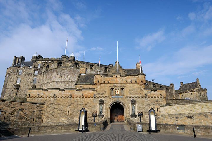 Edinburgh Castle and Meal for Two at Gusto Italian