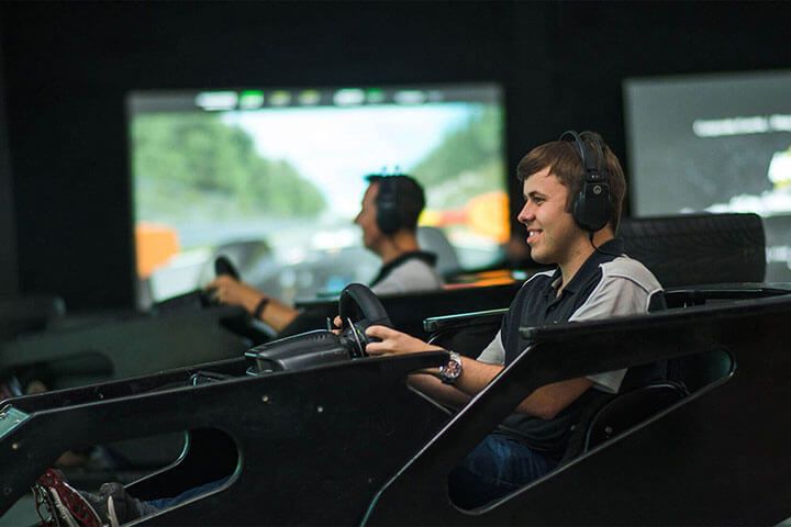 Simulator Race Experience for Two