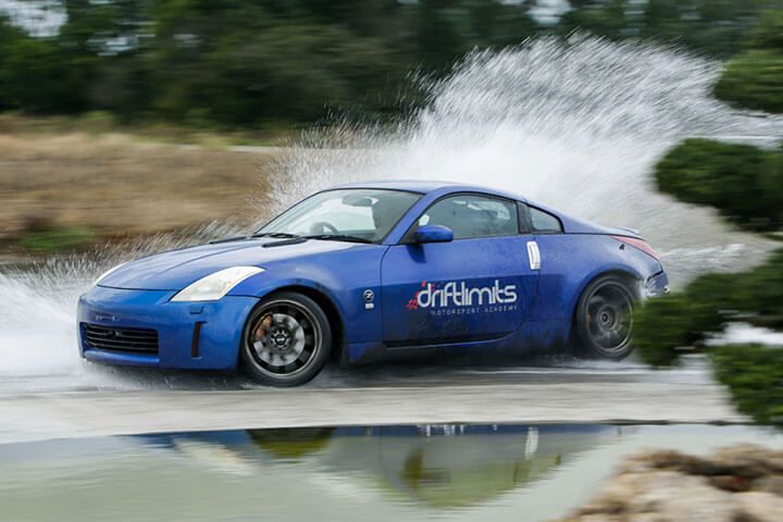 12 Lap Drifting Experience BMW vs Nissan 350Z