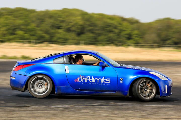 36 Lap Drifting Experience BMW vs Nissan 350Z