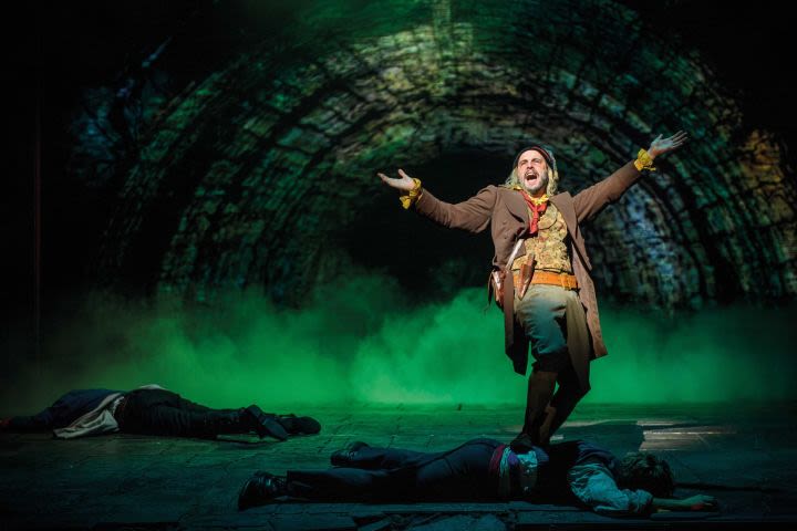 Les Misérables Theatre Tickets & Two Course Meal for Two