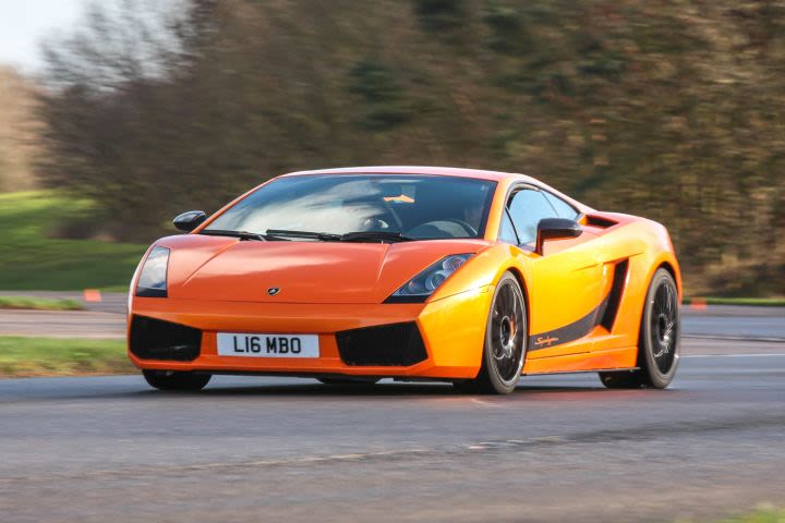 Ultimate Ferrari Vs Lamborghini Driving Blast