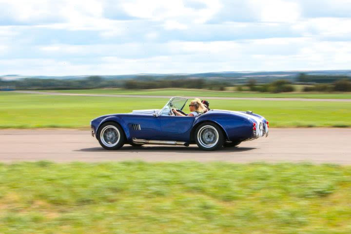 Cobra Vs GT40 Driving Blast