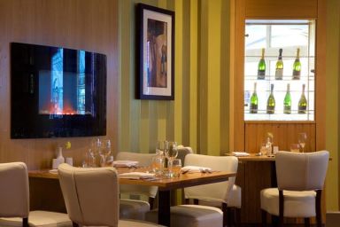 Romantic Escape with Dinner for 2 Thumb