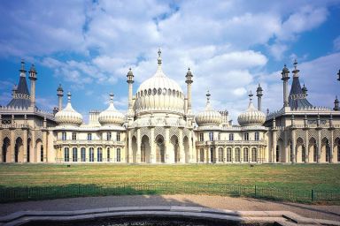 Royal Pavilion and Sparkling Cream Tea for Two at the Wine Cellar