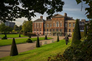 Entrance to Kensington Palace & Sunday Lunch at The Stablehand for Two