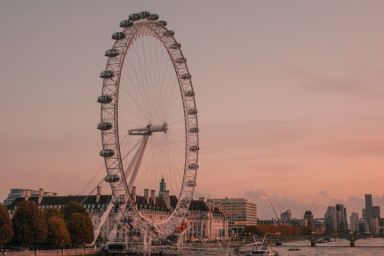 Entrance to the London Eye & 2 course meal at Las Iguanas for Two