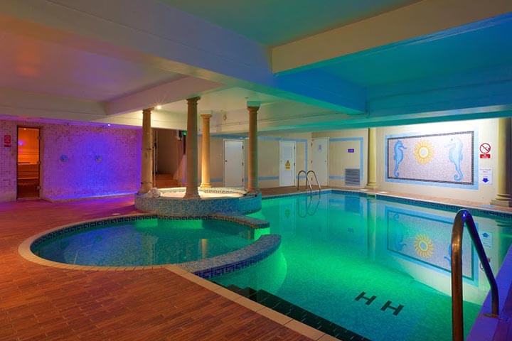 Romantic Escape with Dinner for 2