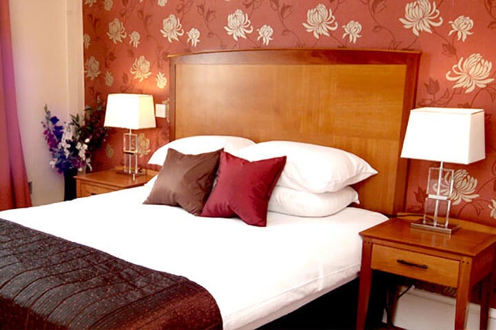 Romantic Escape with Dinner for 2