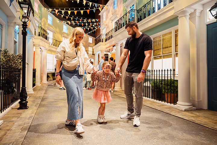 Family Entrance to The Paddington Bear™ Experience & River Cruise