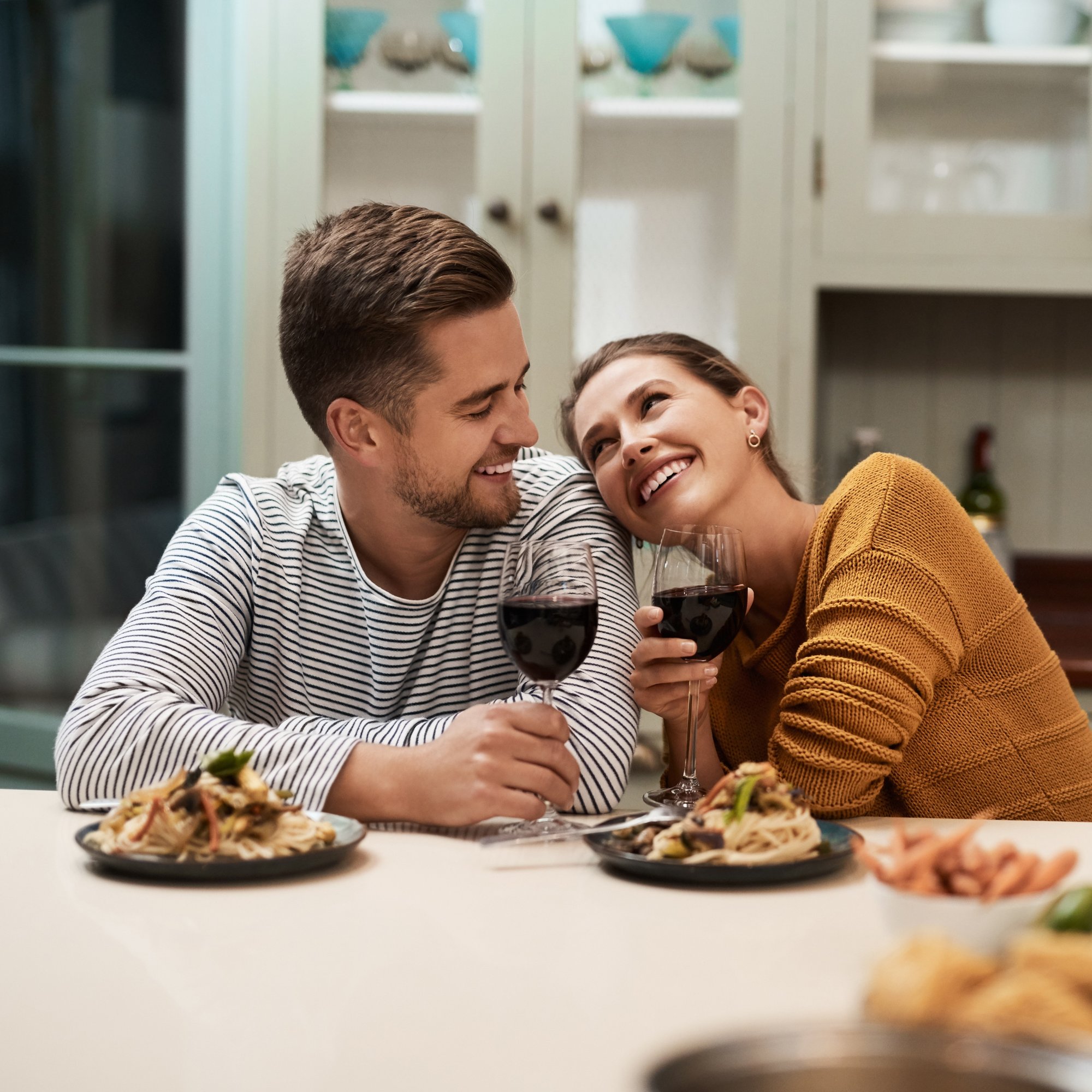 10 Unique & Romantic Things To Do For Couples In 2025